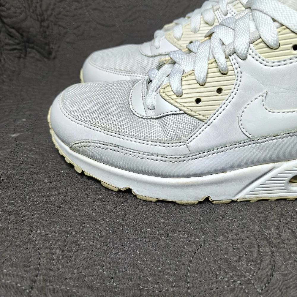 Nike Air Max 90 Retro Athletic White Sneakers Men's Shoe Size 8